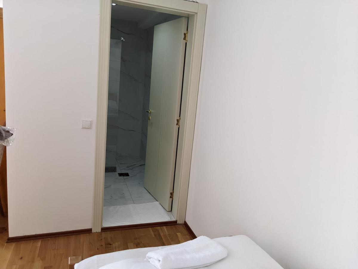 Apartments & Restaurant Abas Plav Exterior foto